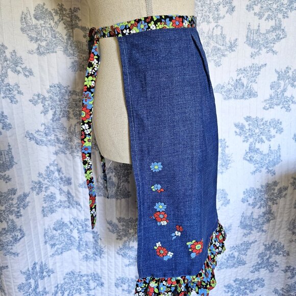 Vintage Apron With Ruffle Denim - Picture 2 of 10